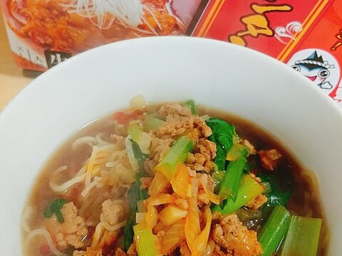 挽き肉と小松菜の勝浦タンタン麺